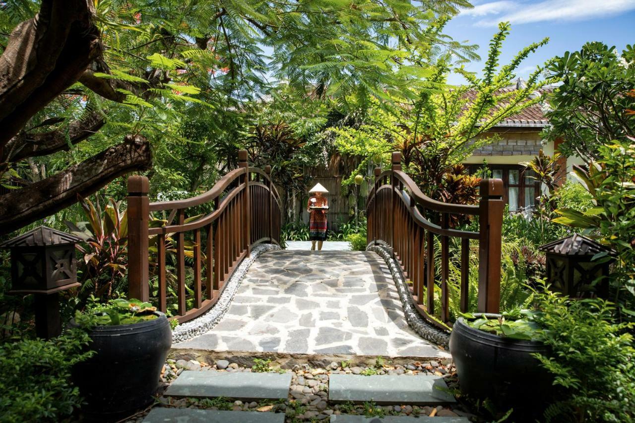 Mulberry Collection Silk Village Χόι Αν Εξωτερικό φωτογραφία The bridge at the resort